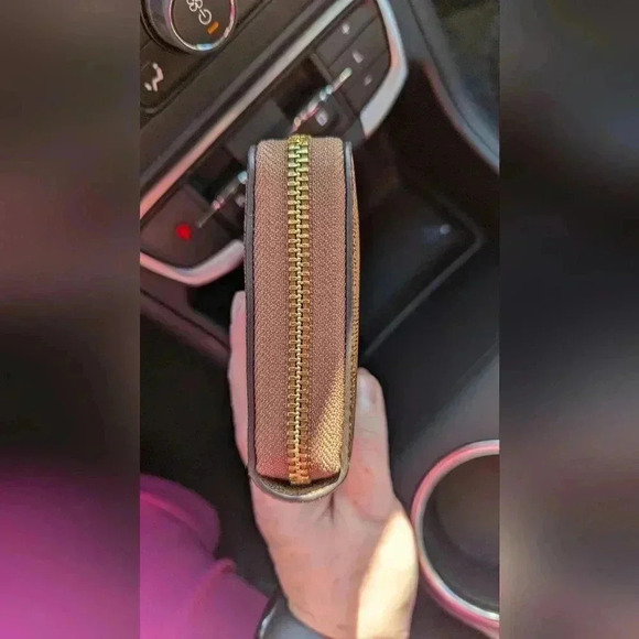 NWT Michael Kors Jet Set Pale Peanut Multi Wallet - Picture 9 of 11